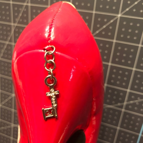 Penthouse by Ellie cherry red pumps with peep toe. - Picture 5 of 7
